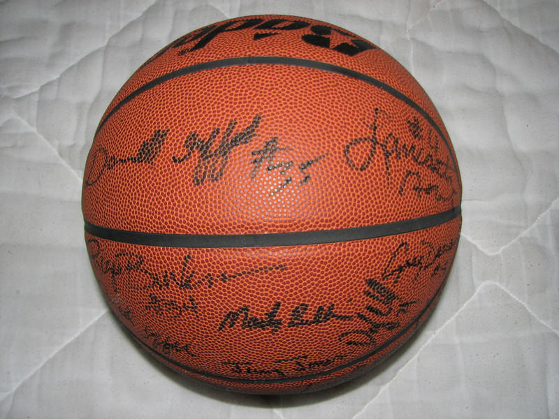 Souvenir ball autographed by all members of the 1980 champs. courtesy of Junkman at Card Empire